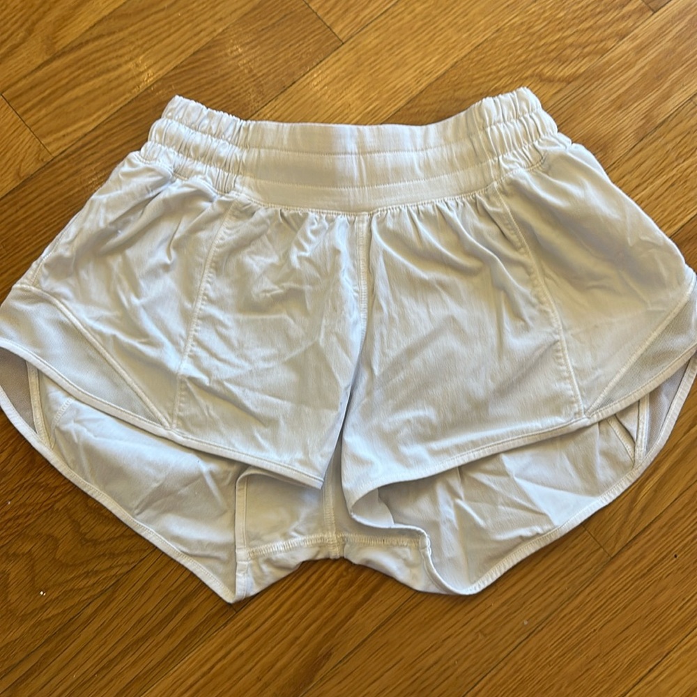 Lululemon size 2 hottie hot shorts white